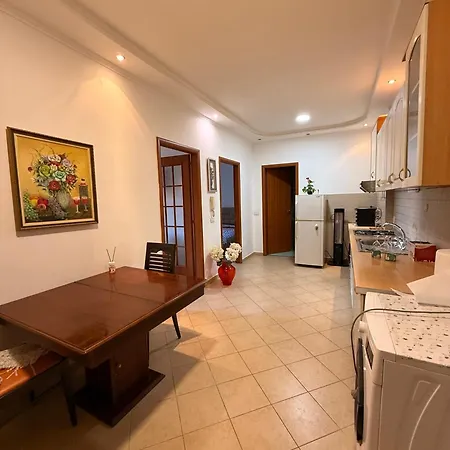 Apartman Alvi - *